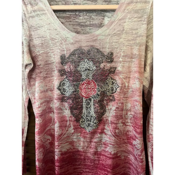 MAURICES Pink and White Burnout Style T Shirt w/rhinestone detail (Size M) - Picture 3 of 10